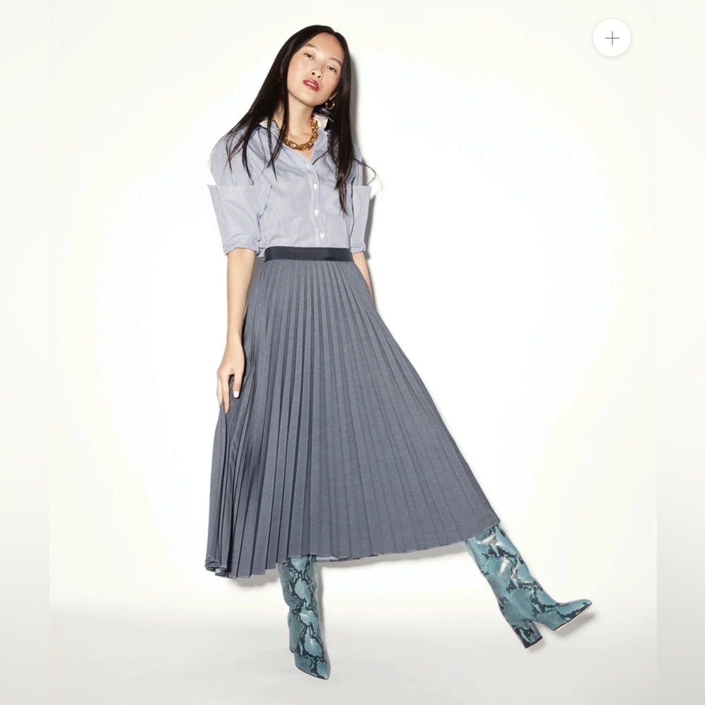 Classic Six New York Marilyn pleated skirt. Size 8